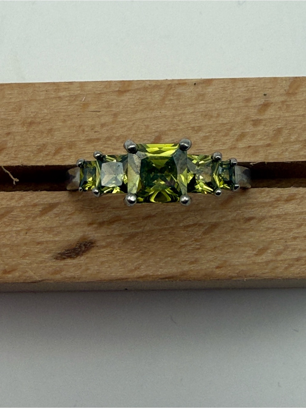 925 Sterling Silver Yellow Green Princess Cut 5 Stone Ring Size 9